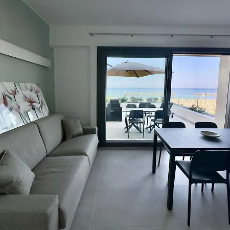 A Terrace Overlooking The Sea - Palms 9 Apartment *